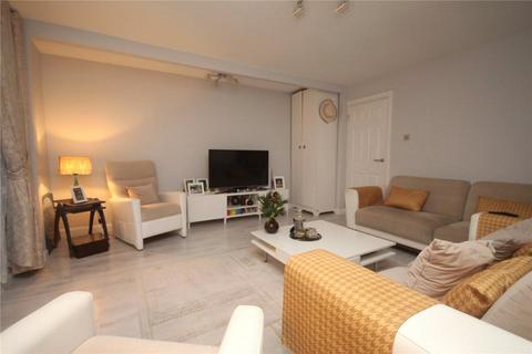 3 bedroom end of terrace house to rent, Oakmoor Way, Chigwell IG7