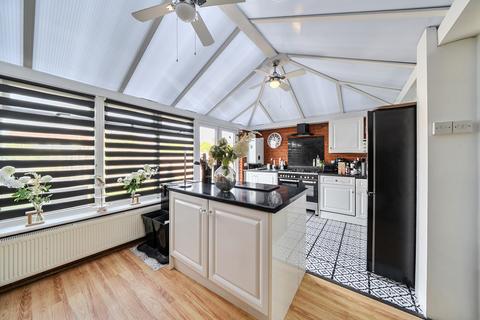 3 bedroom terraced house for sale, Victoria Road, Ruislip