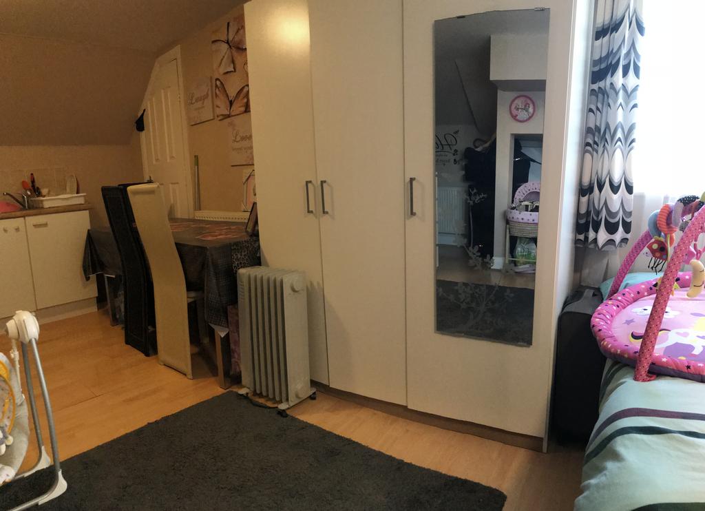 Apartment in Harrow - View 4