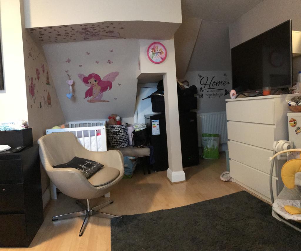 Apartment in Harrow - More