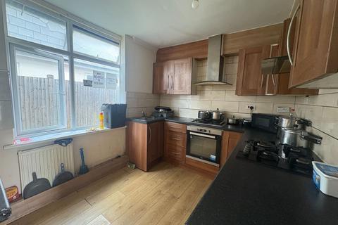 6 bedroom detached house for sale, The Spur, Slough