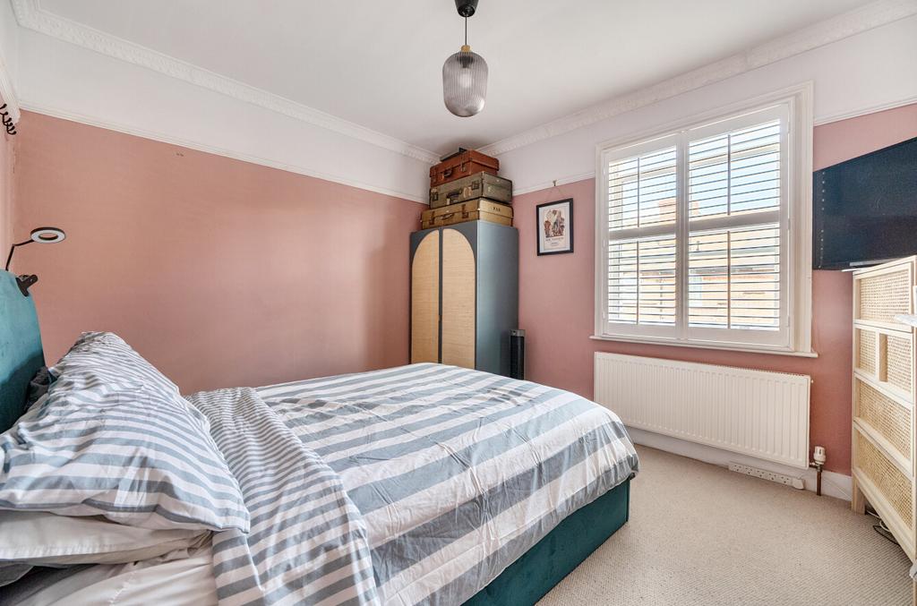 House in Reading, Newtown - More