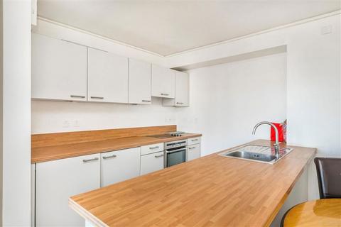 2 bedroom flat to rent, Renaissance Walk, London SE10