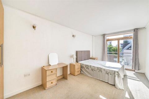 2 bedroom flat to rent, Renaissance Walk, London SE10