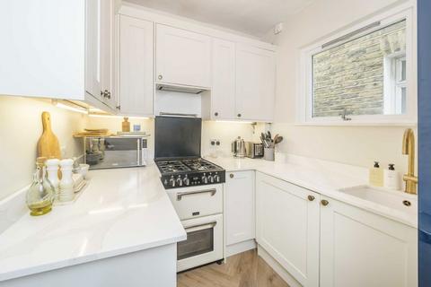 1 bedroom flat for sale, Bedford Hill, London SW12