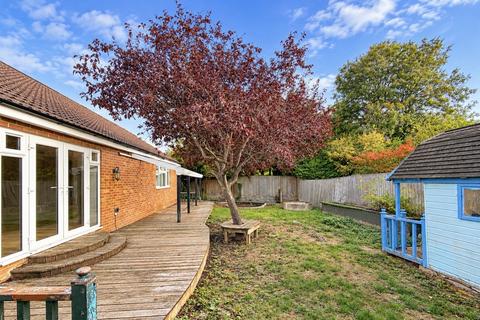 3 bedroom detached bungalow for sale, Suzan Crescent, Wantage