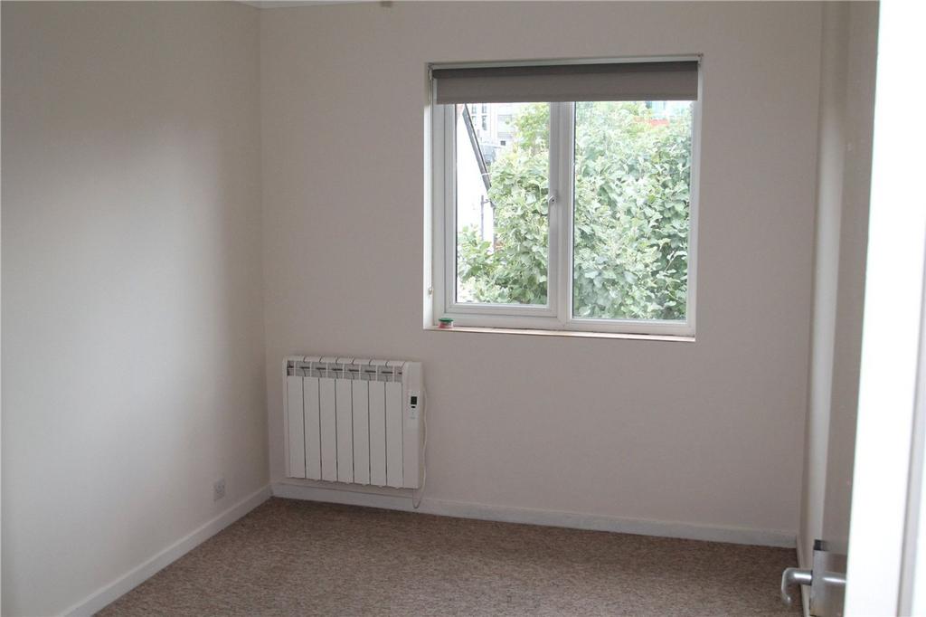 House in Barnet - View 4