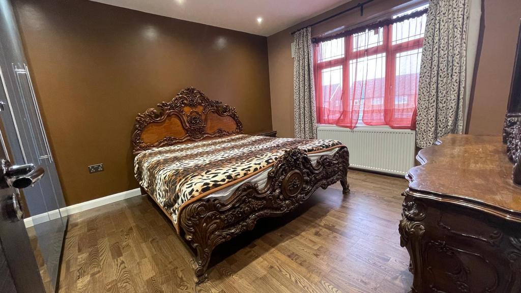 House in Harrow - View 3