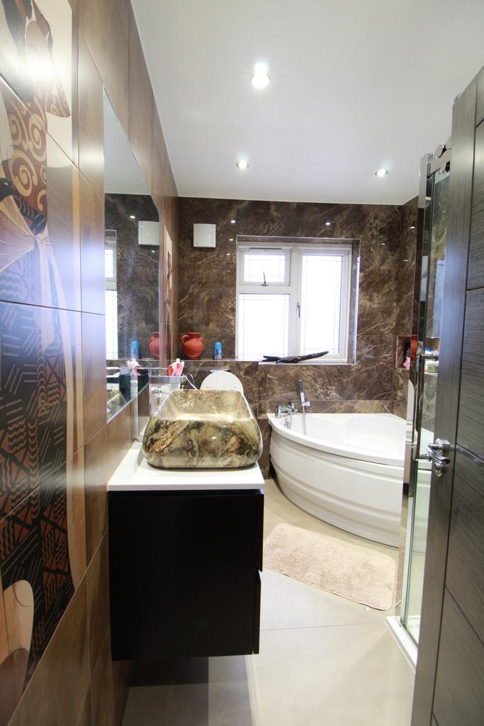 House in Harrow - View 4