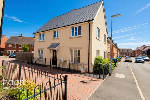 4 bedroom semi-detached house for sale, Parry Rise, Bigglewade