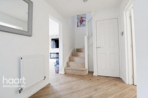 4 bedroom semi-detached house for sale, Parry Rise, Bigglewade
