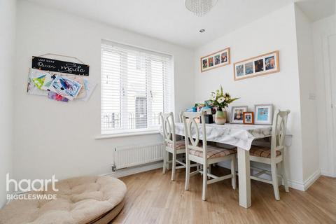 4 bedroom semi-detached house for sale, Parry Rise, Bigglewade