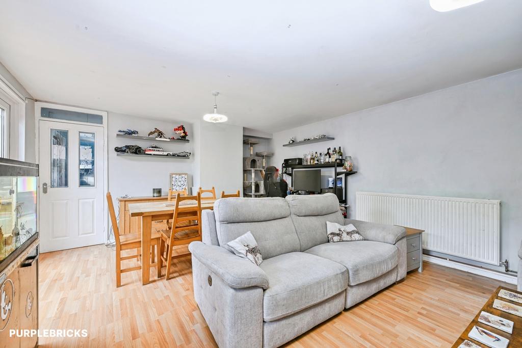 House in Nottingham, Nottinghamshire - View 2