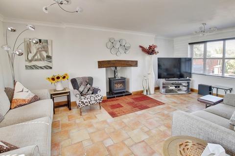 4 bedroom detached house for sale, Apple Tree Close, March PE15