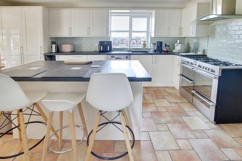 4 bedroom detached house for sale, Apple Tree Close, March PE15