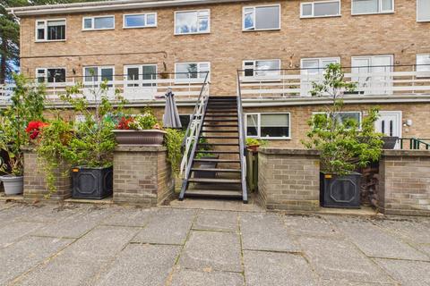 3 bedroom maisonette for sale, Spruce Grove, Darlington, County Durham