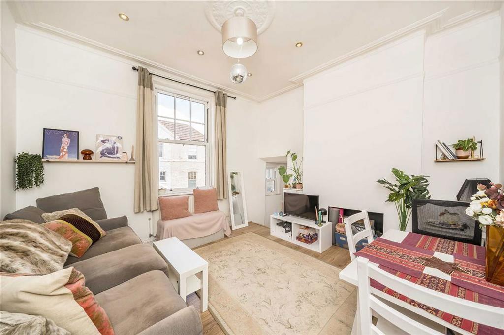 Apartment in London - View 2