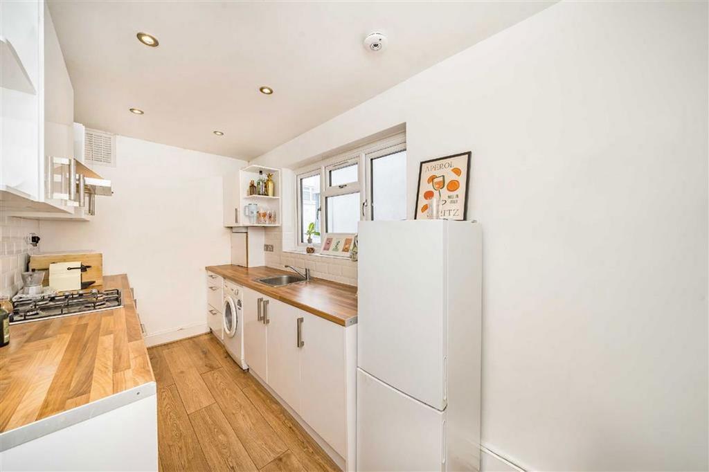 Apartment in London - View 3