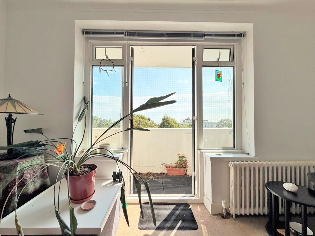 Apartment in Hove - View 4