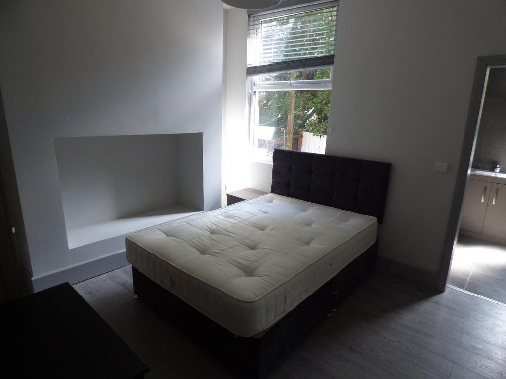 House in Manchester, Whalley Range - View 2