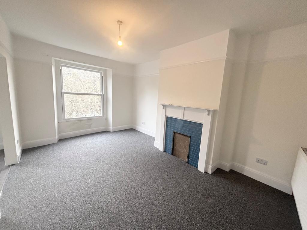Apartment in Bristol - View 3