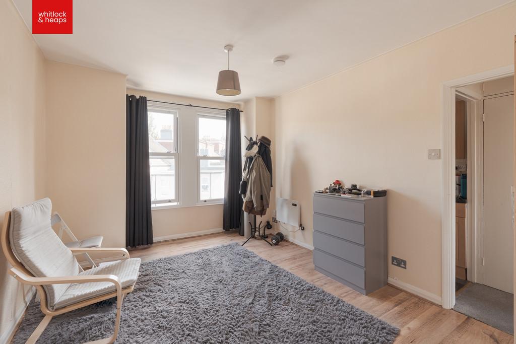 Apartment in Brighton - View 5