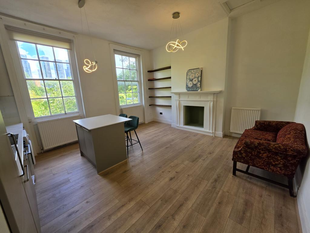 Apartment in Trafford, Greater Manchester - View 2