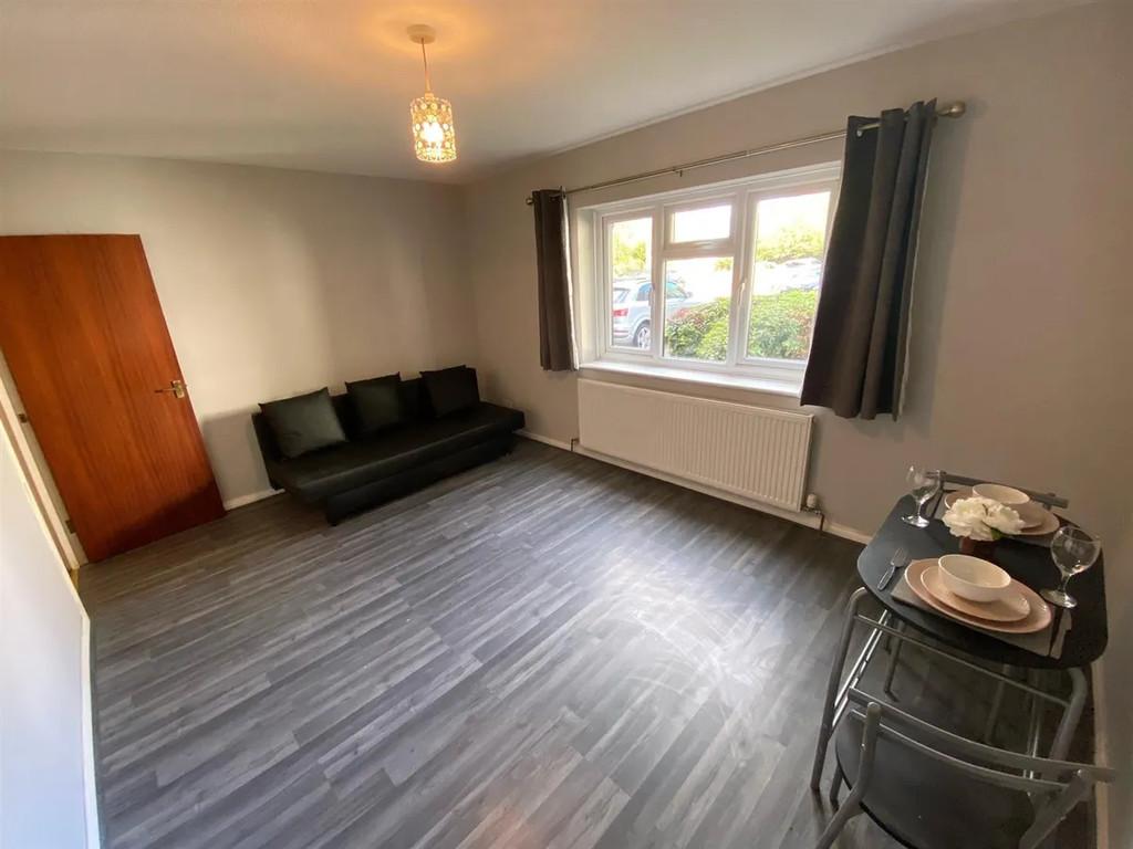 Apartment in Harrow - View 4