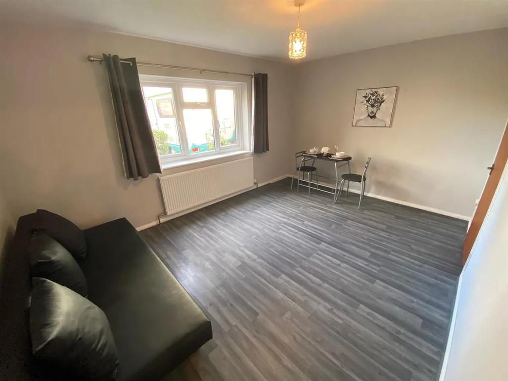 Apartment in Harrow - More