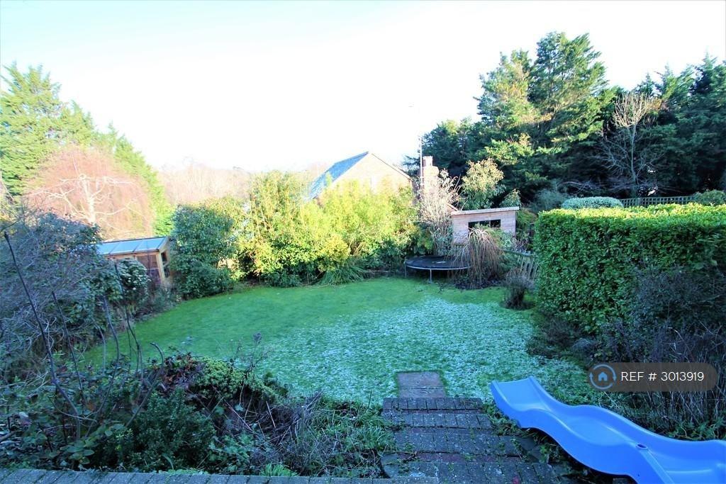 House in Barnet - More