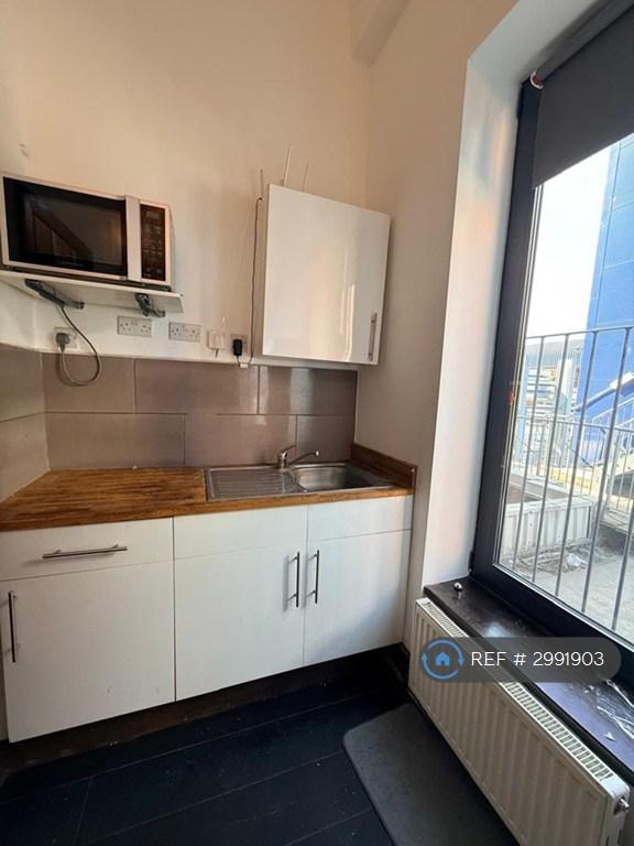 Apartment in London - View 2
