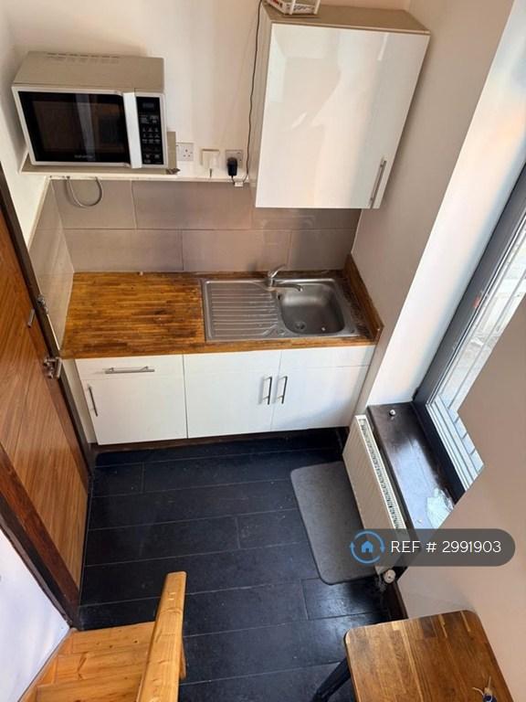 Apartment in London - View 3
