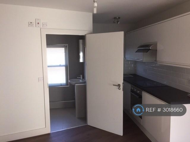 Apartment in London - View 3
