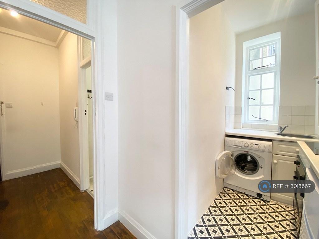 Apartment in London - More