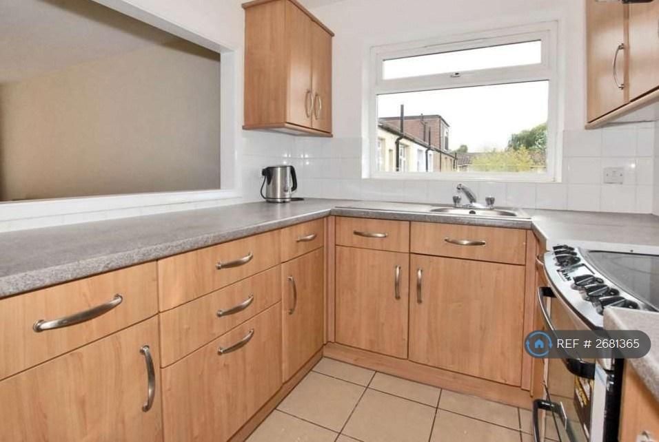 Apartment in New Malden - View 2