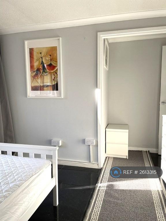 Apartment in London - View 3