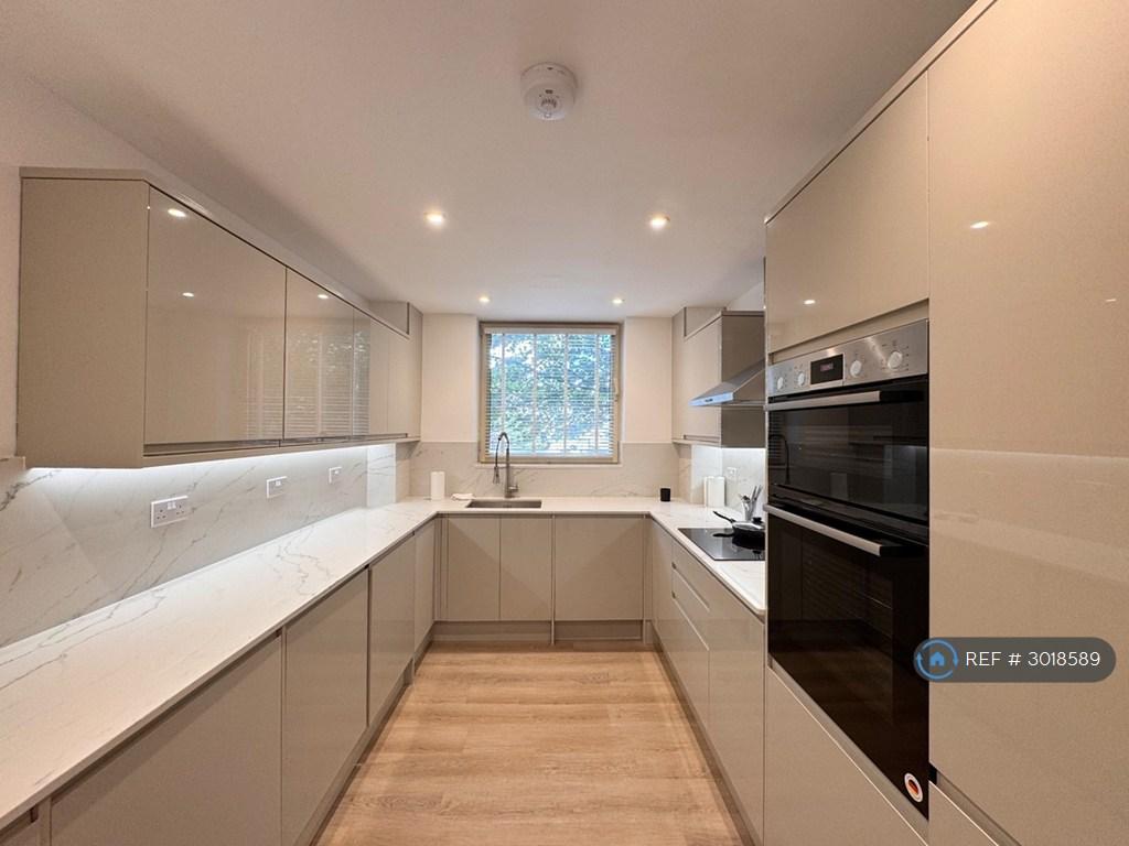 Apartment in London, St. John's Wood - View 2