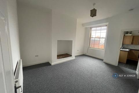 3 bedroom terraced house to rent, Warrington Road, Ashton-In-Makerfield, Wigan, WN4