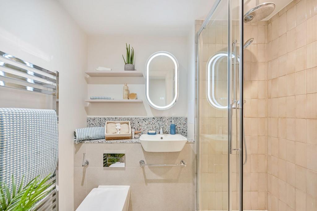 Apartment in Kingston upon Thames - View 5
