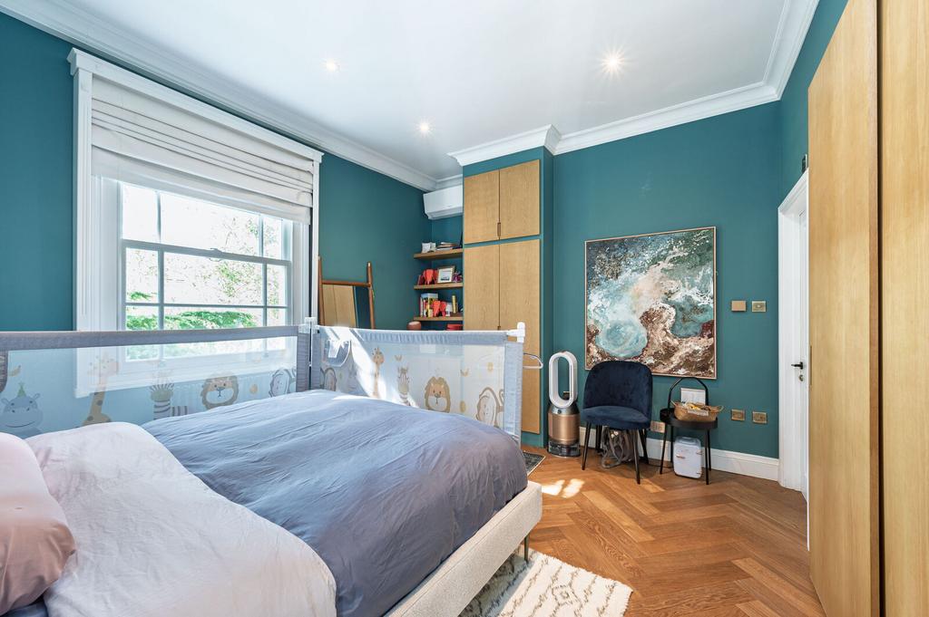 House in London - View 5