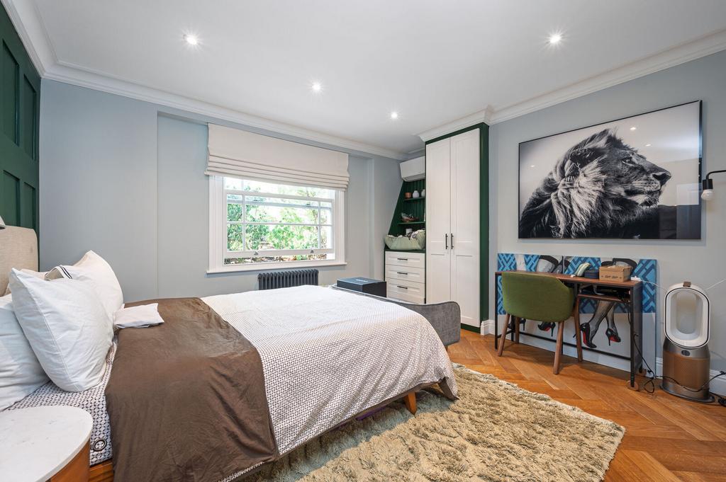 House in London - More