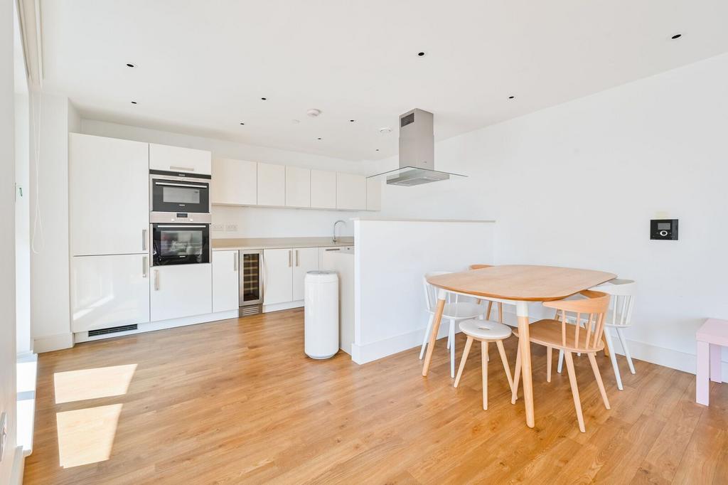 Apartment in London - More