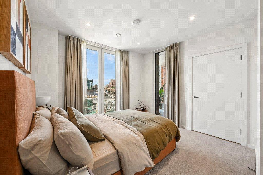 Apartment in Nine Elms - More
