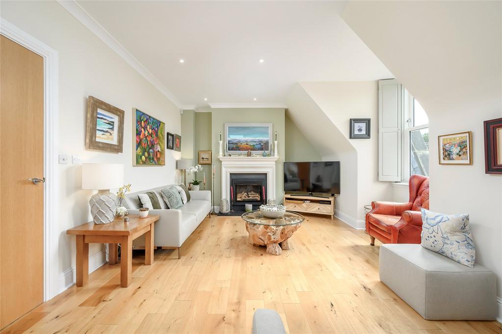 Apartment in Edinburgh - View 4
