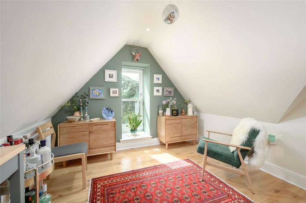 Apartment in Edinburgh - More