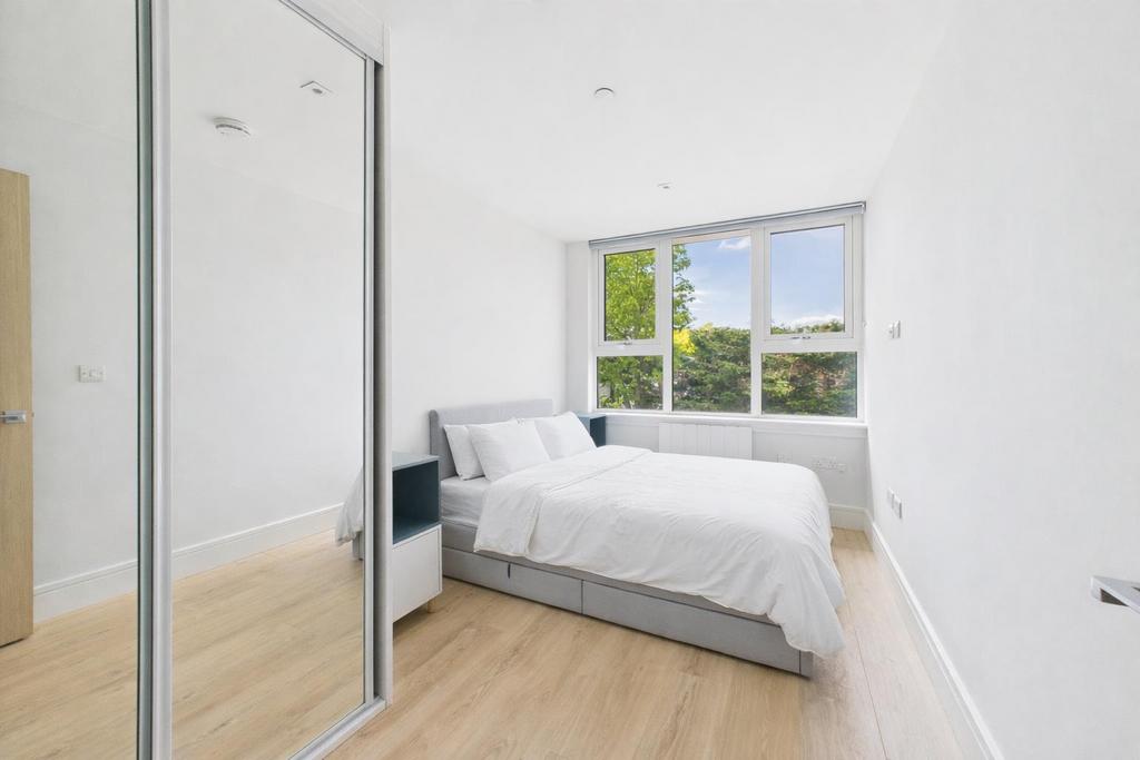 Apartment in Harrow - View 3