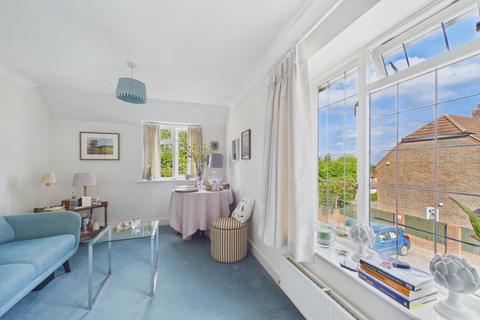 2 bedroom apartment for sale, Tadworth