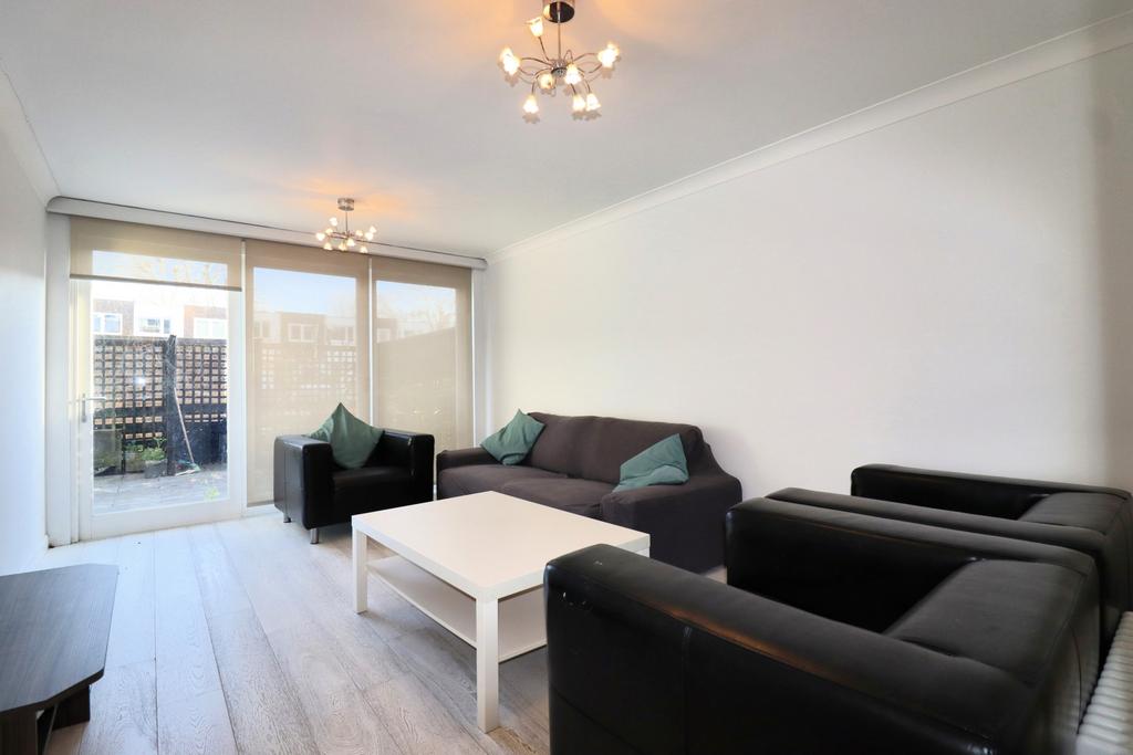 Apartment in Brentford