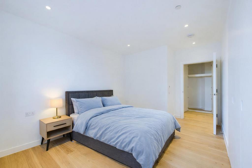 Apartment in Tottenham Hale - View 3