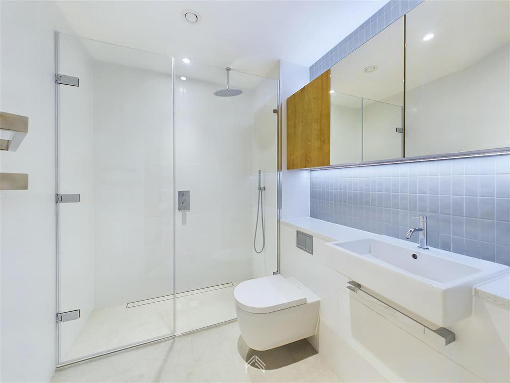 Apartment in Tottenham Hale - More